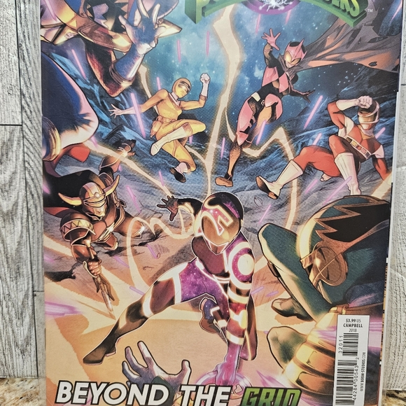 Mighty Morphin Power Rangers #32 Beyond The Grid Comic Book - Picture 3 of 7